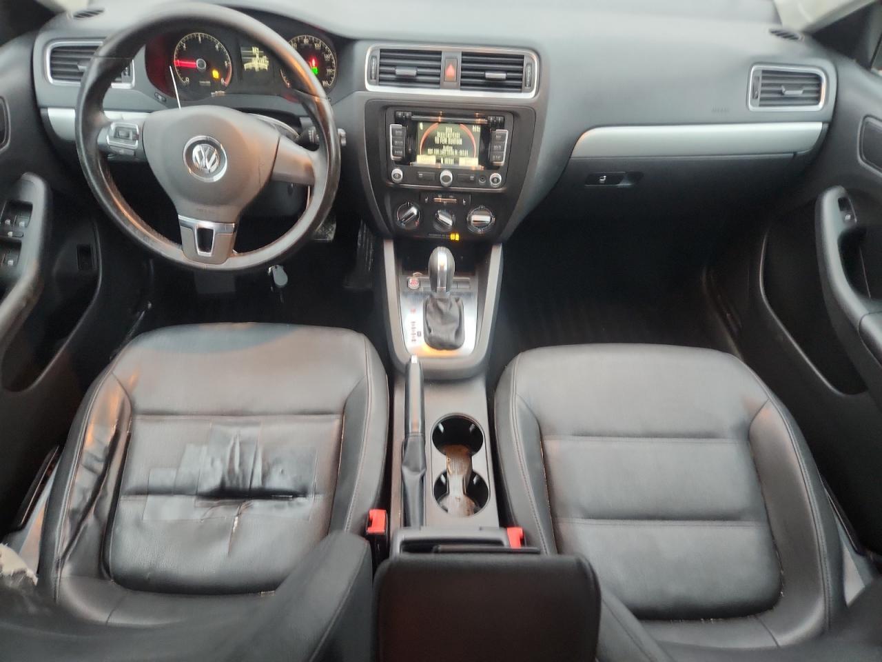 2011 VOLKSWAGEN JETTA