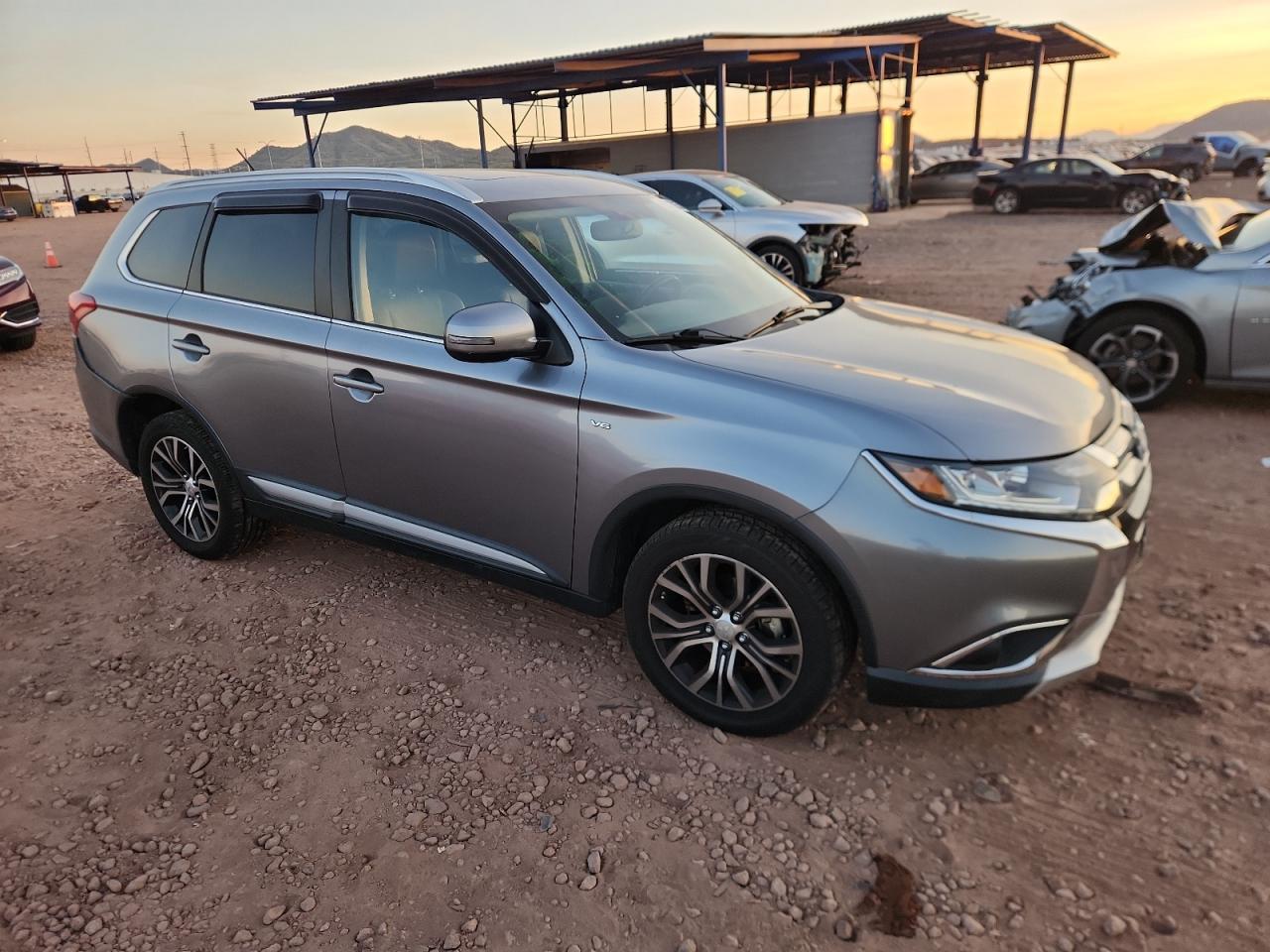2016 MITSUBISHI outlander
