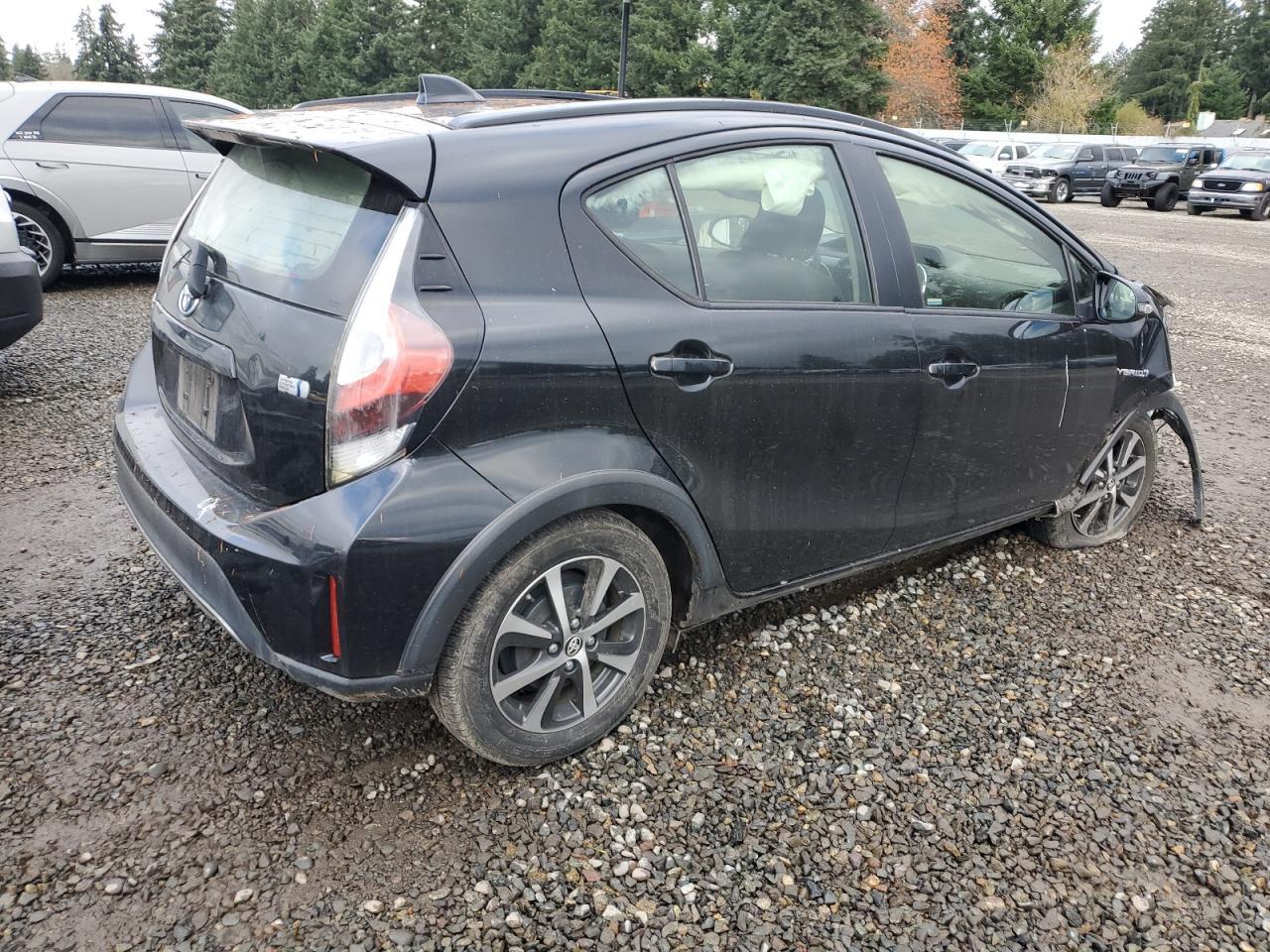 2018 TOYOTA Prius c