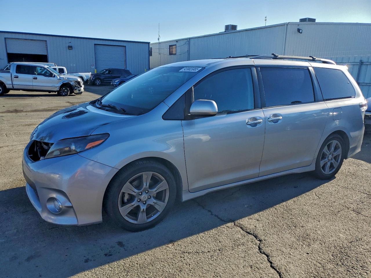 2017 TOYOTA SIENNA