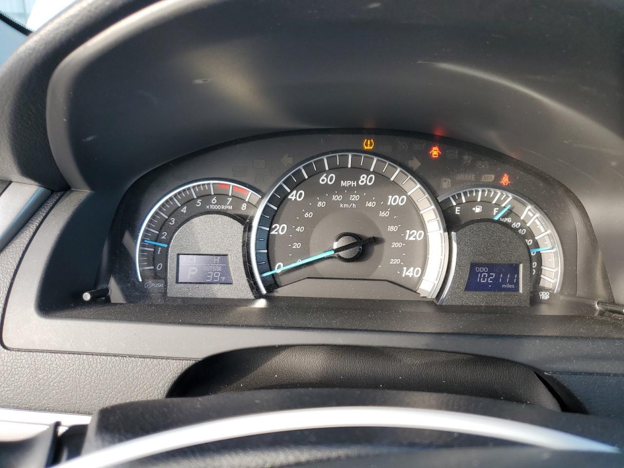 2014 TOYOTA CAMRY