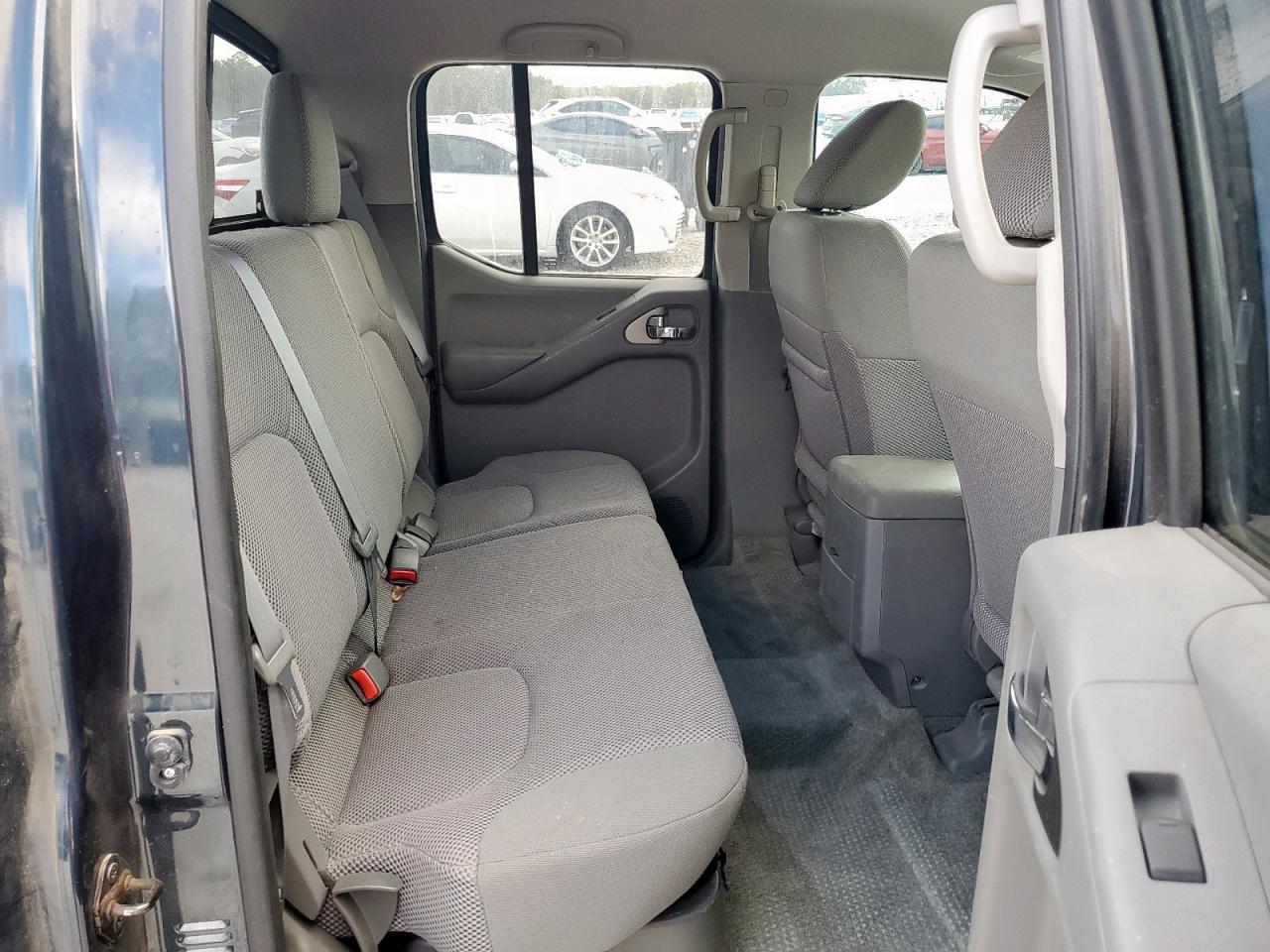2015 NISSAN Frontier