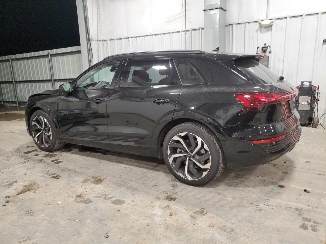 2024 AUDI Q8