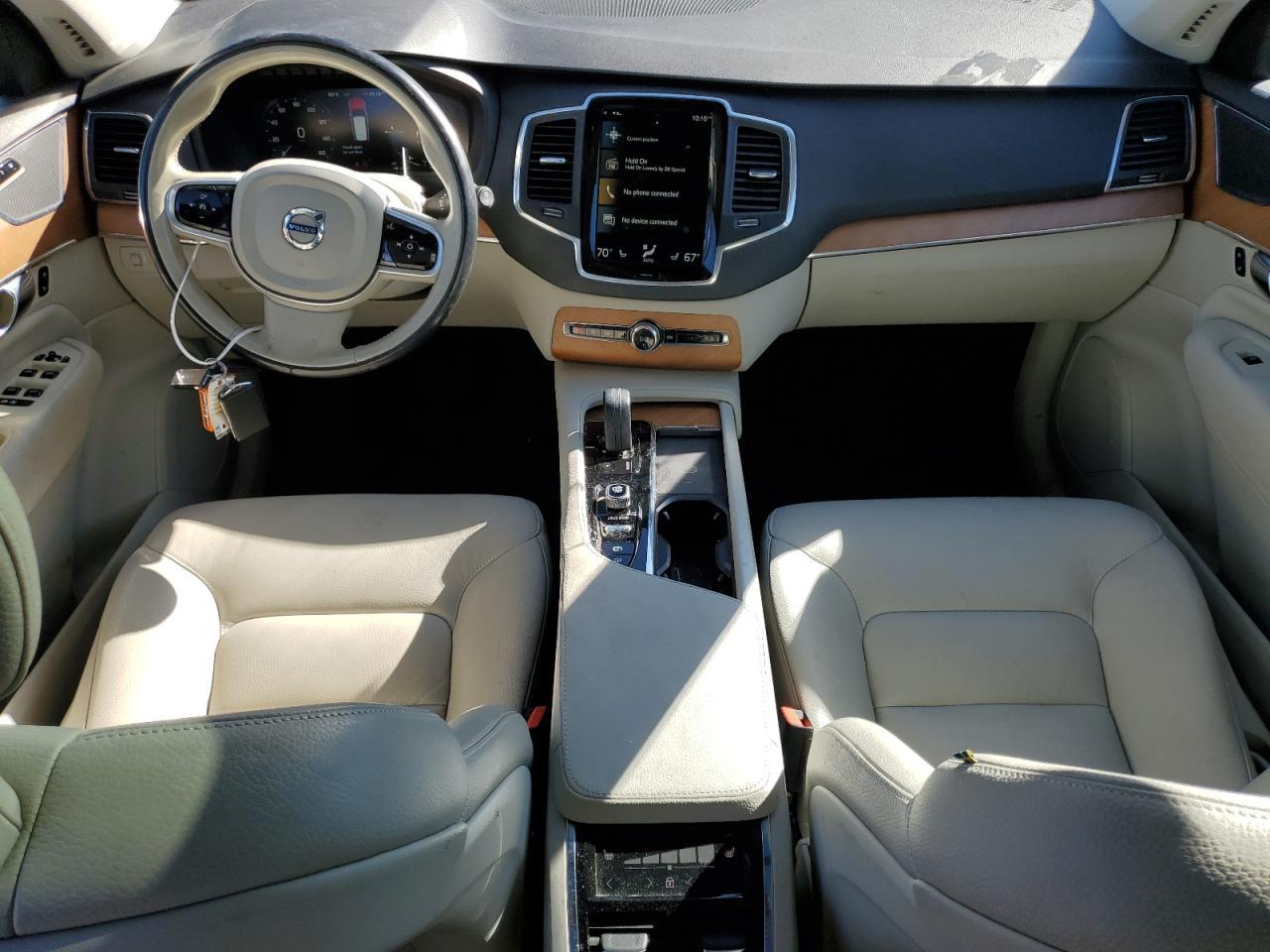 2021 VOLVO XC90