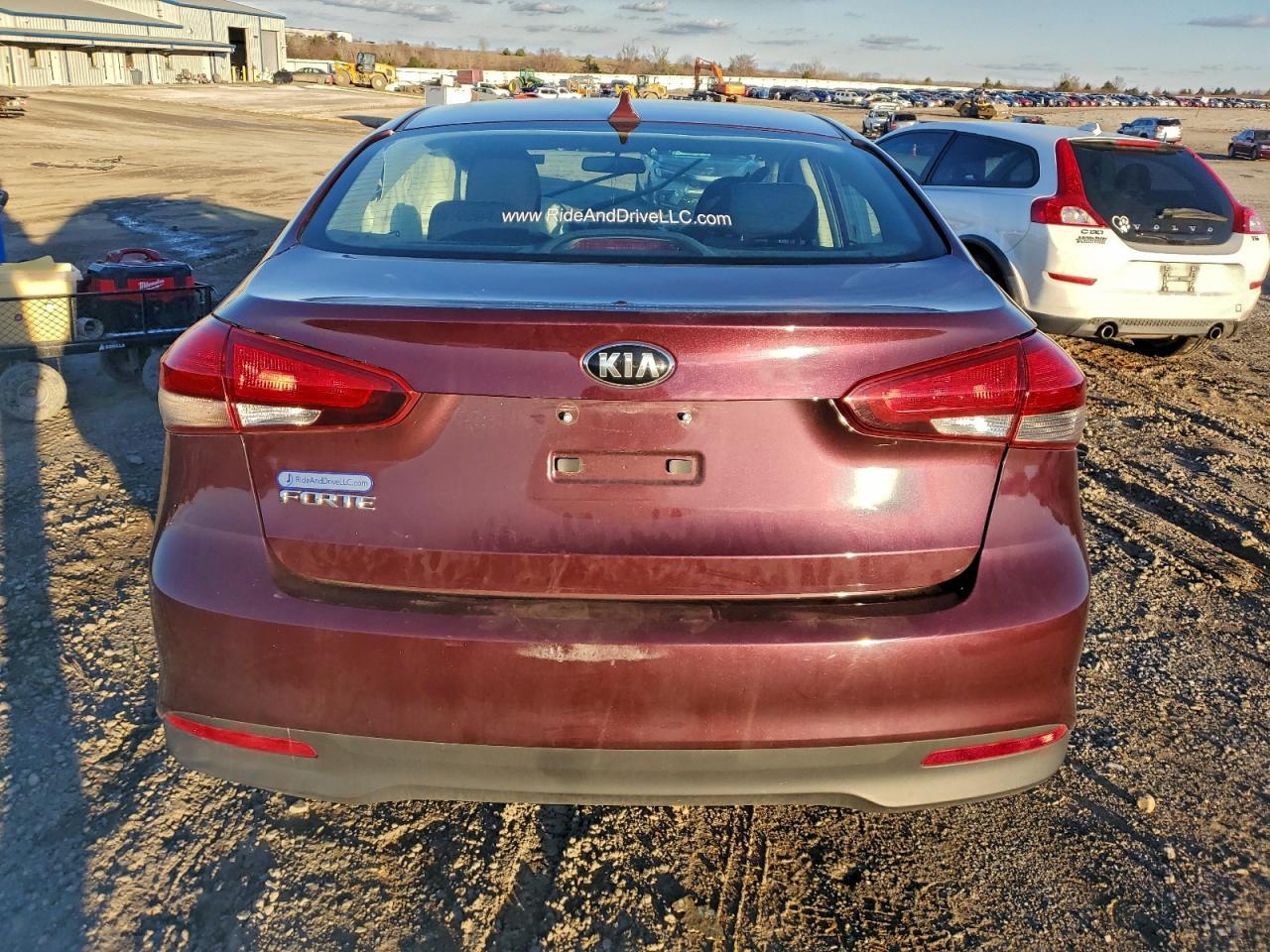 2017 KIA FORTE