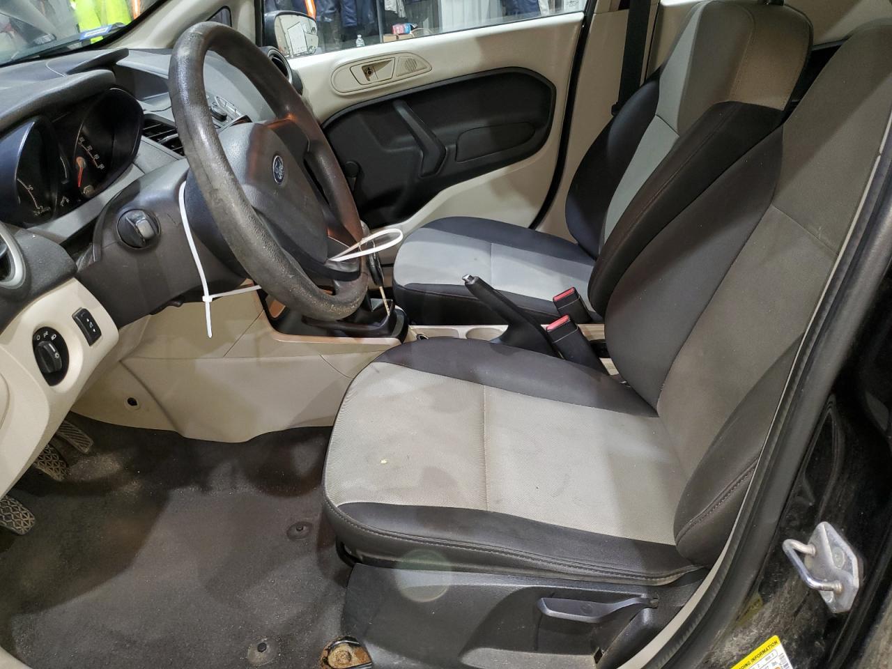 2013 FORD Fiesta