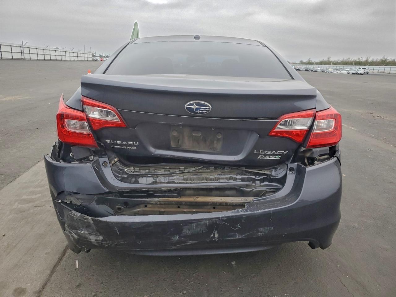 2015 SUBARU Legacy