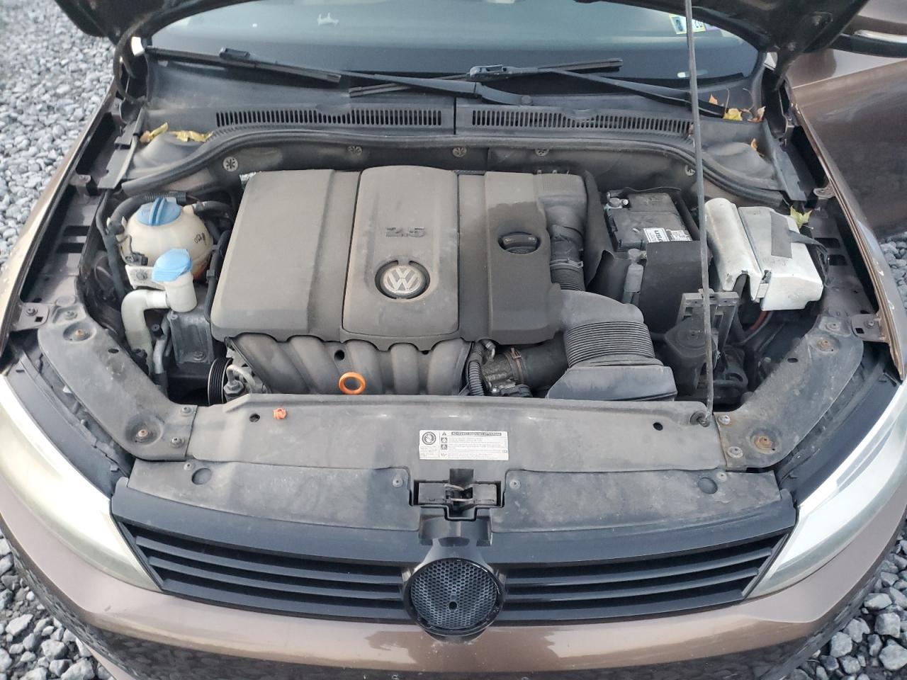 2011 VOLKSWAGEN JETTA