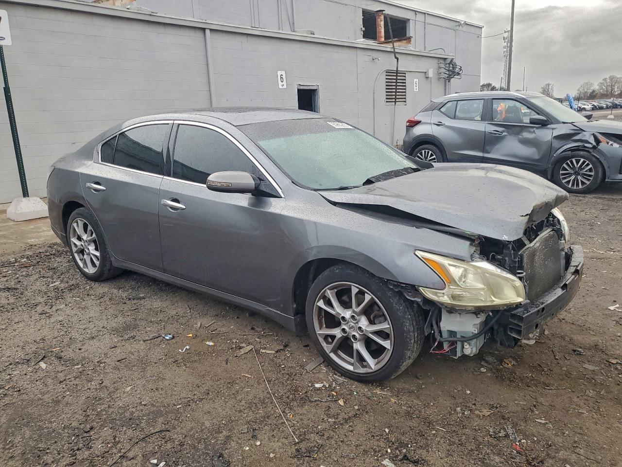 2014 NISSAN Maxima