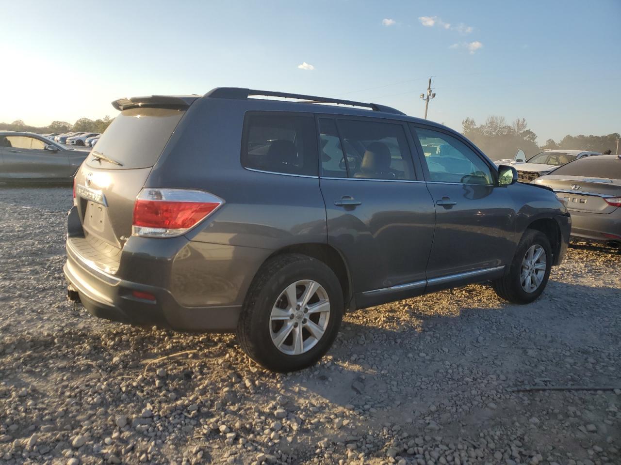 2011 TOYOTA HIGHLANDER