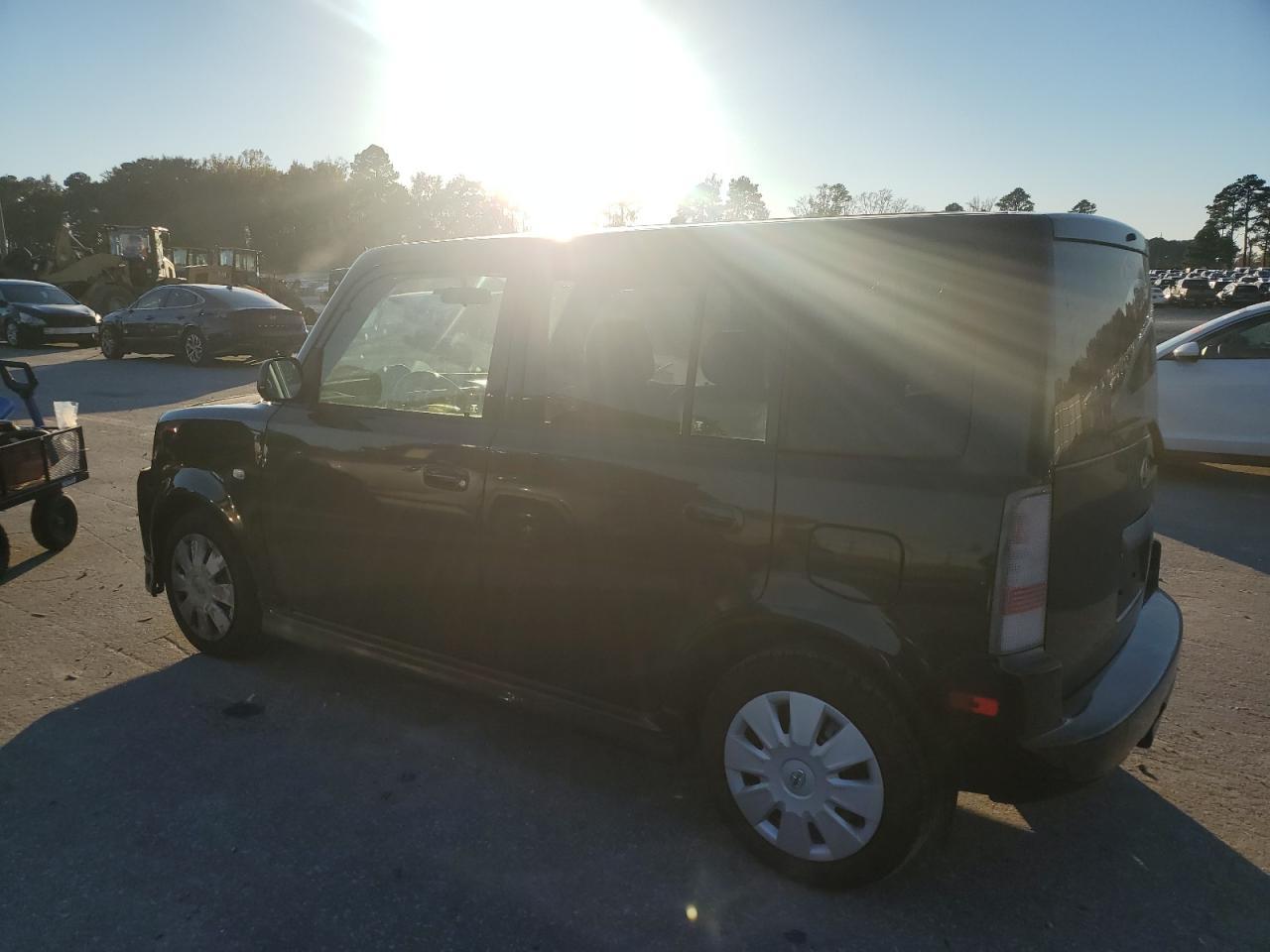 2005 TOYOTA SCION