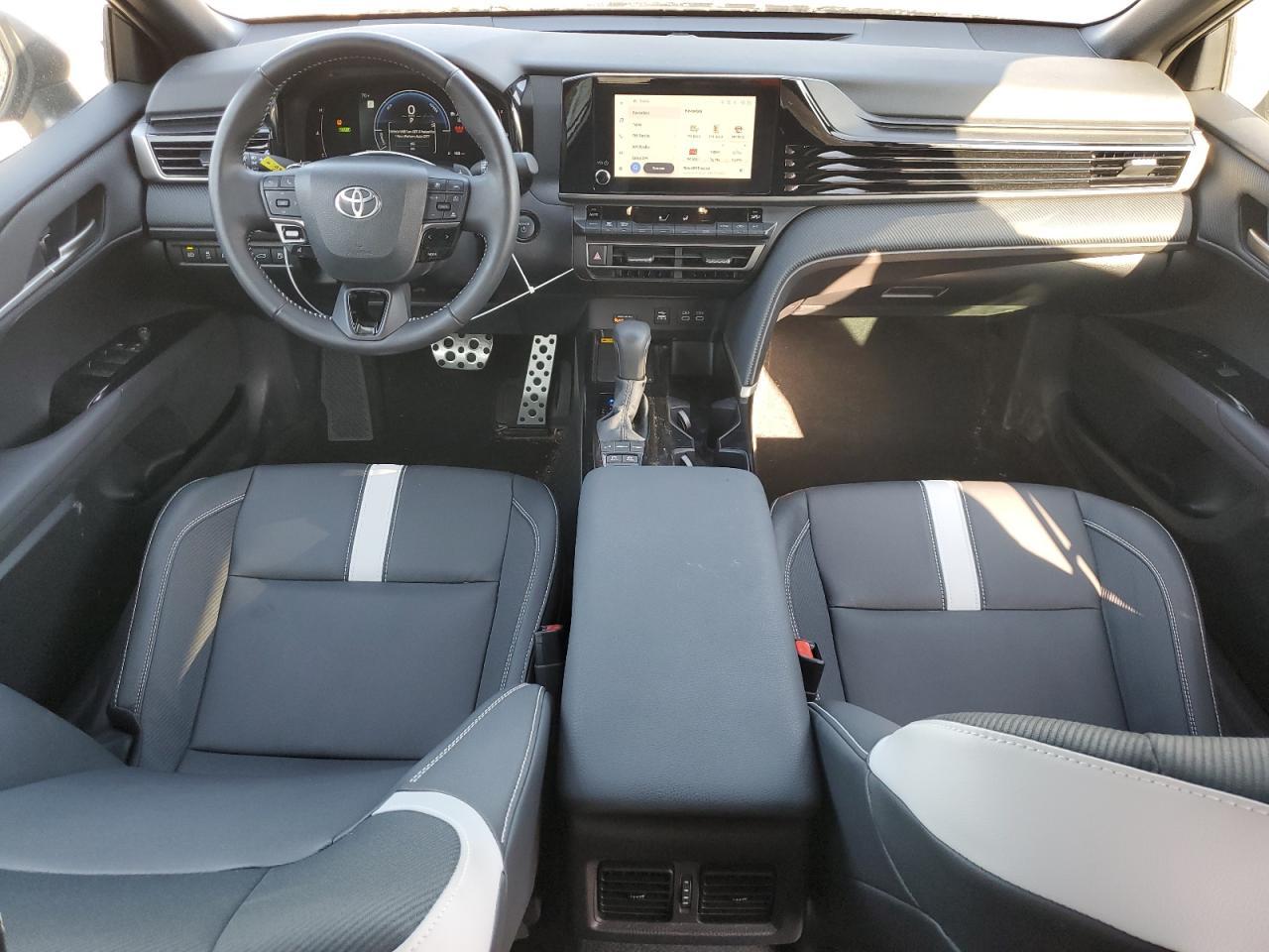 2025 TOYOTA CAMRY