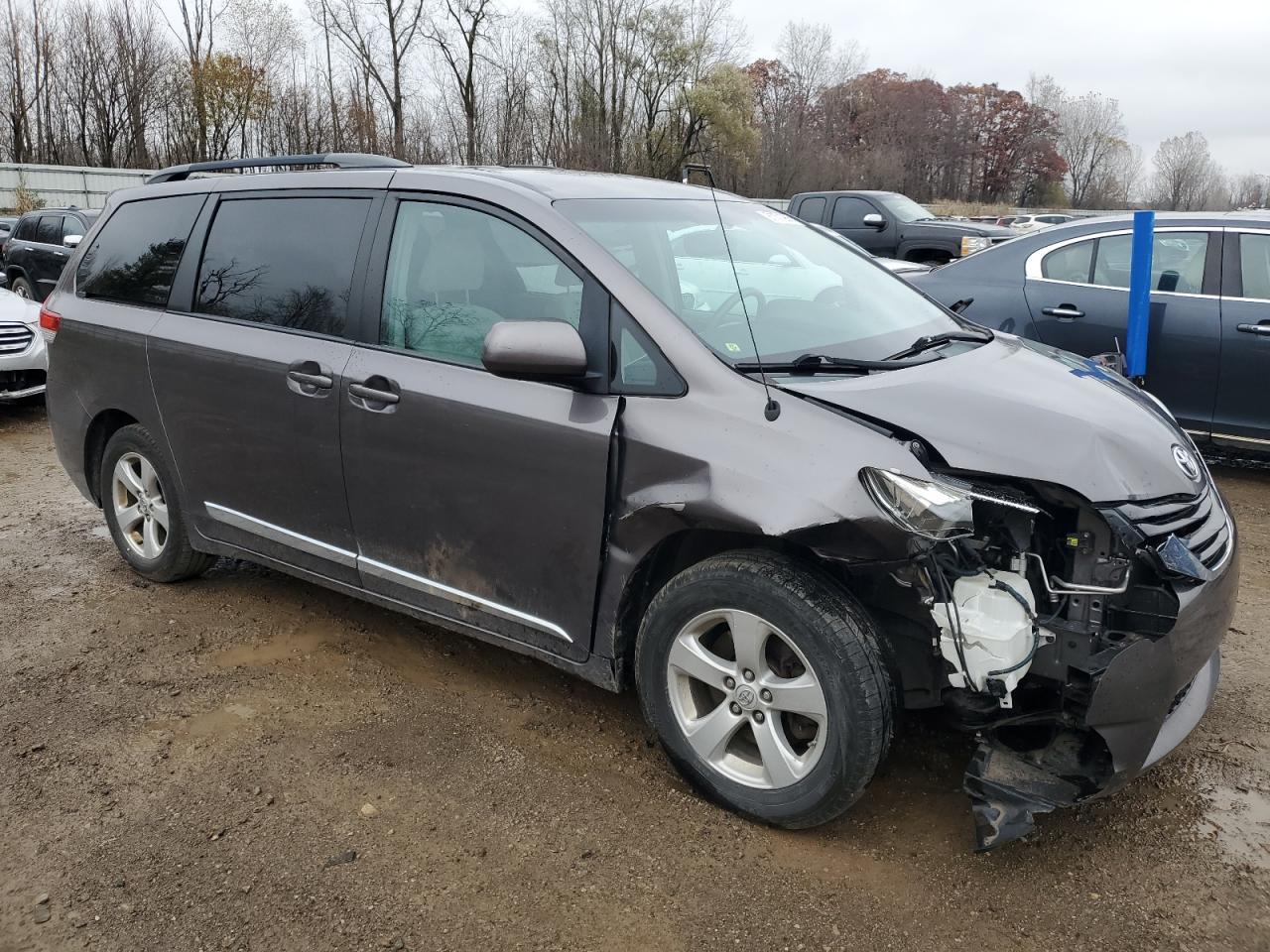 2014 TOYOTA SIENNA