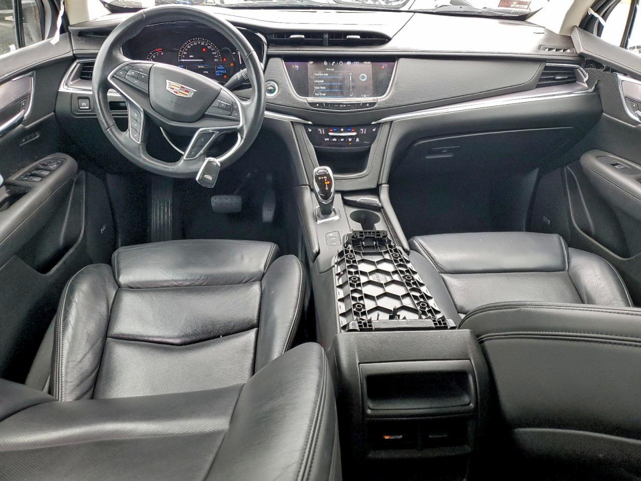 2017 CADILLAC XT5