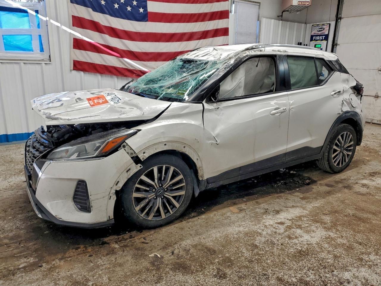 2024 NISSAN KICKS