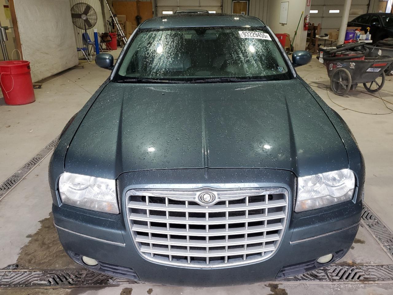 2005 CHRYSLER 300