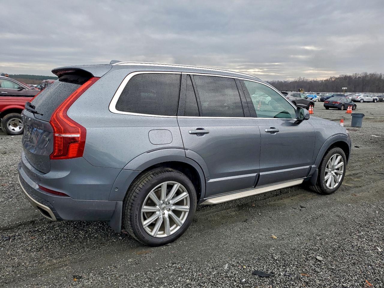 2016 VOLVO XC90