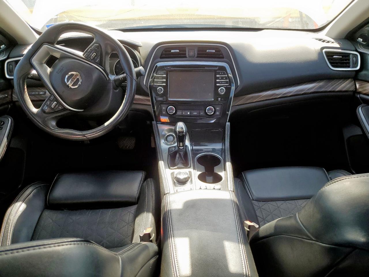 2017 NISSAN Maxima