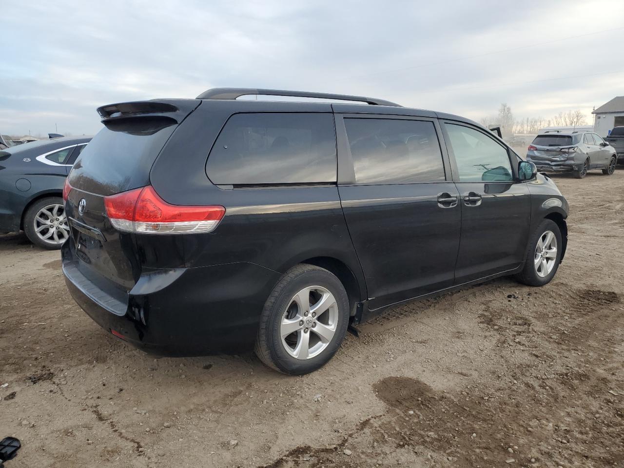 2014 TOYOTA SIENNA