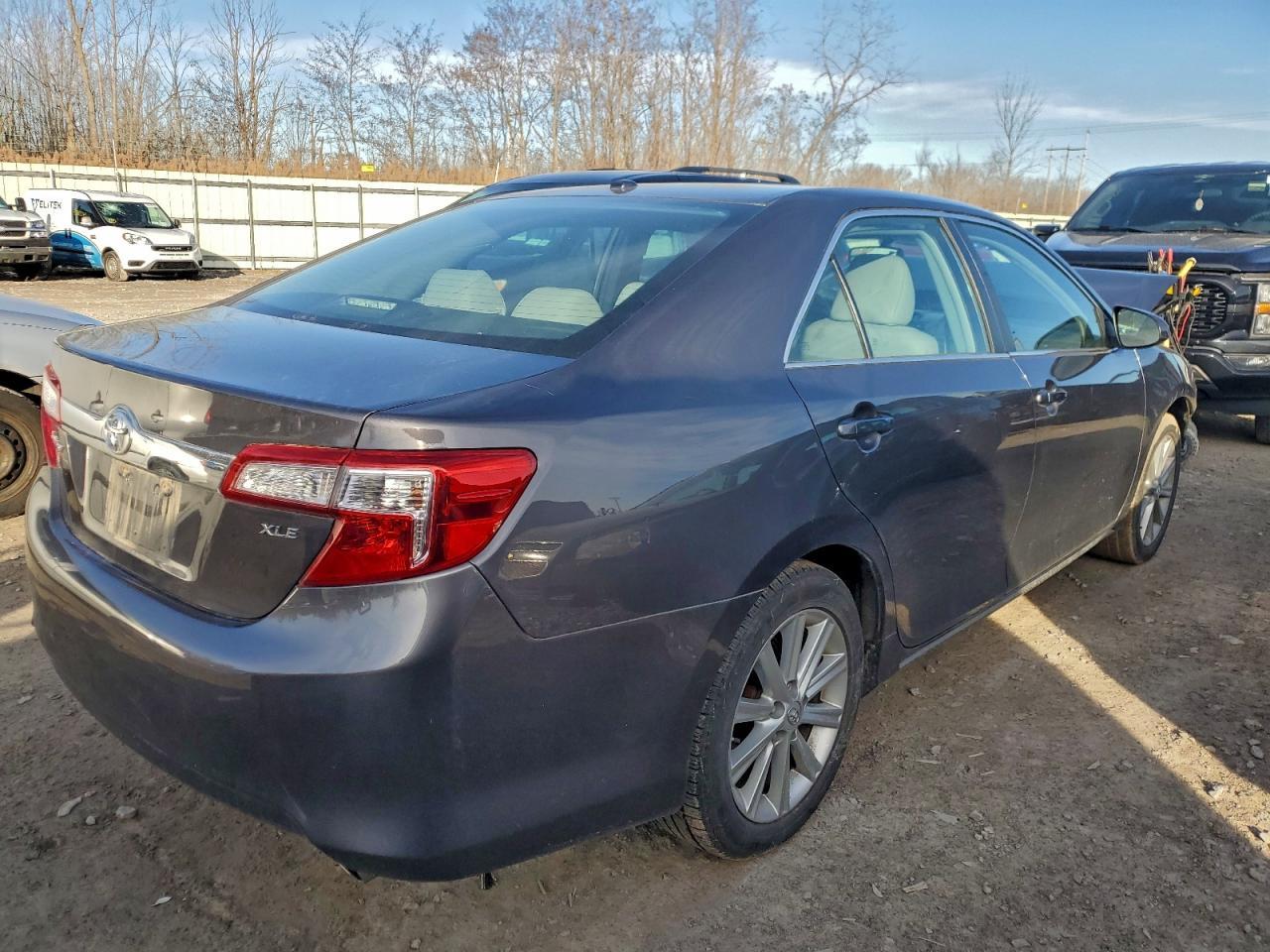 2014 TOYOTA CAMRY