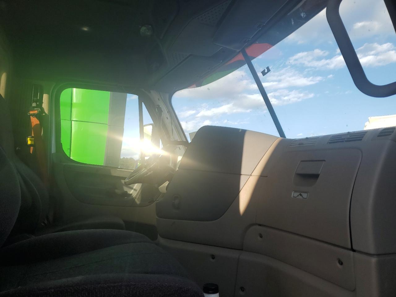 2016 FREIGHTLINER CASCADIA 125