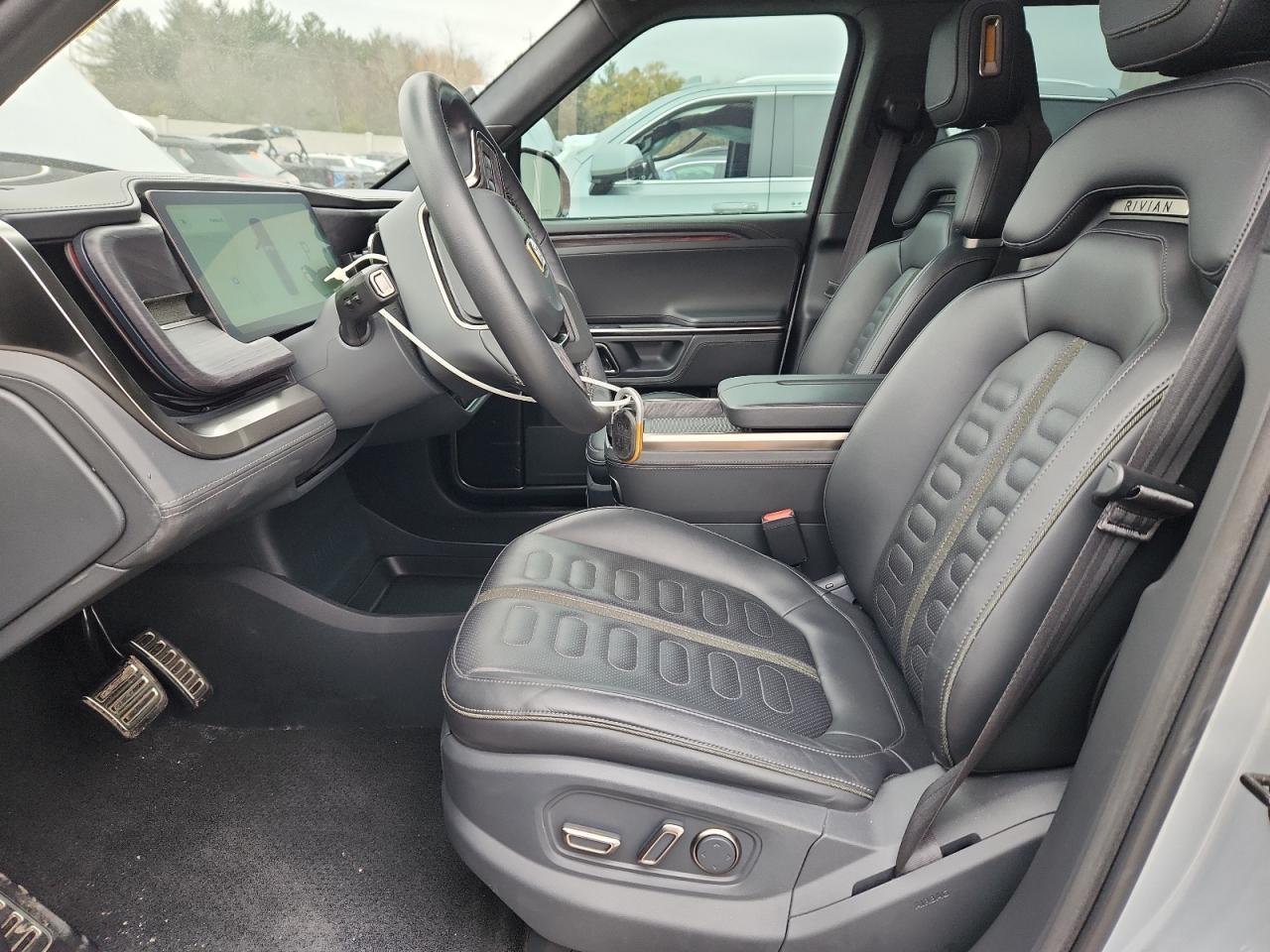2022 RIVIAN R1t