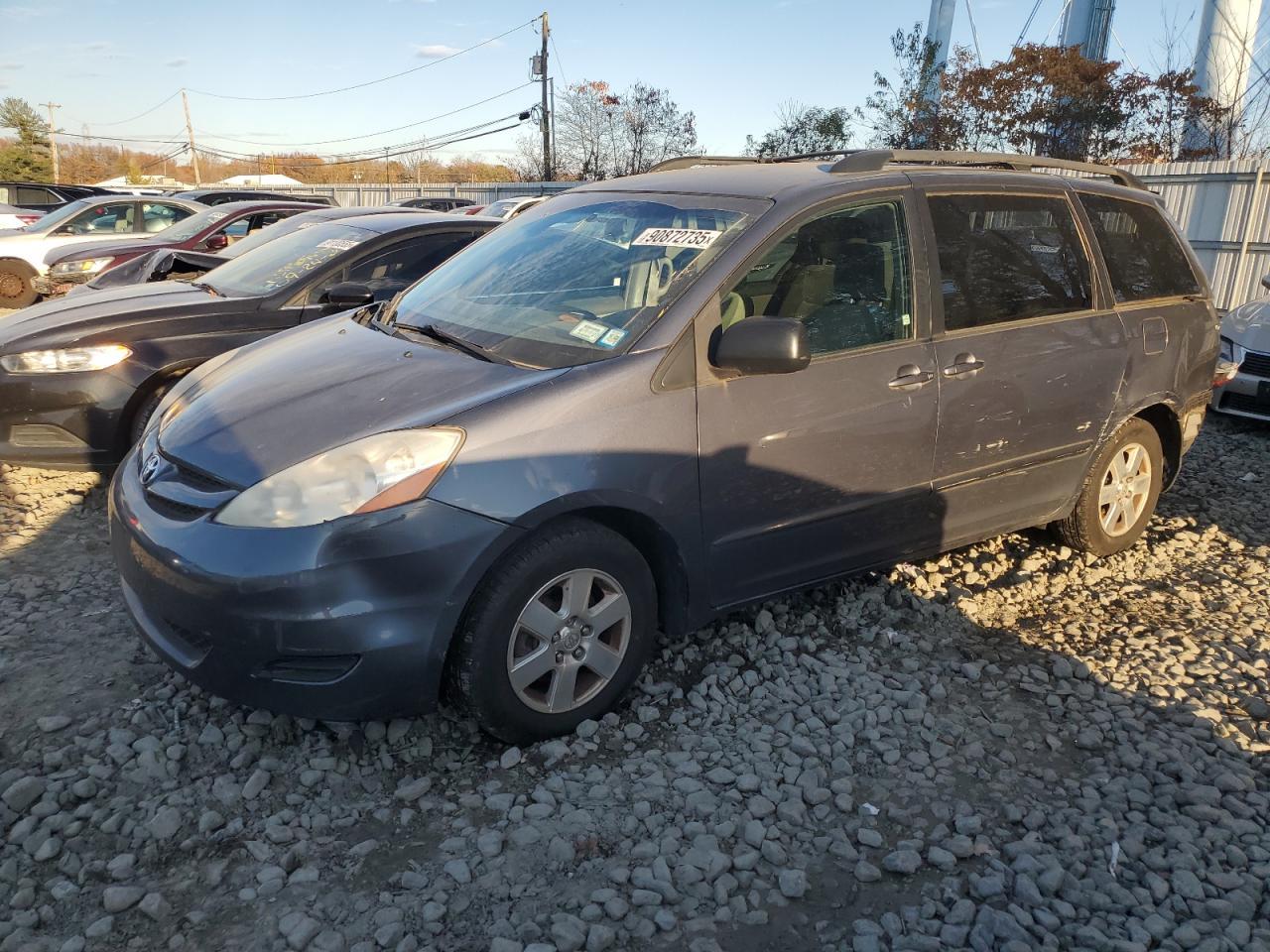 2010 TOYOTA SIENNA