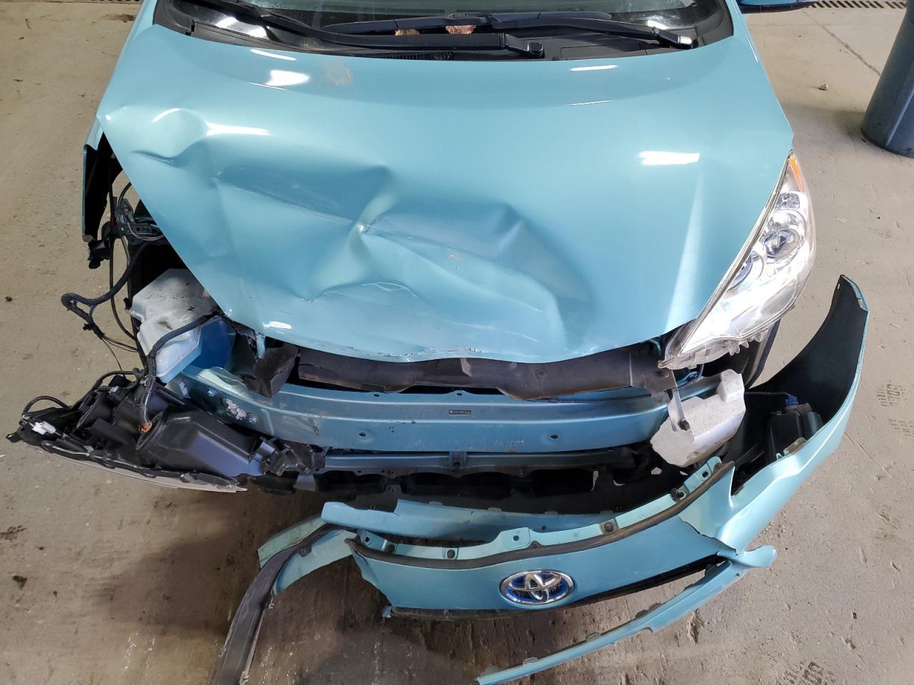 2014 TOYOTA Prius c