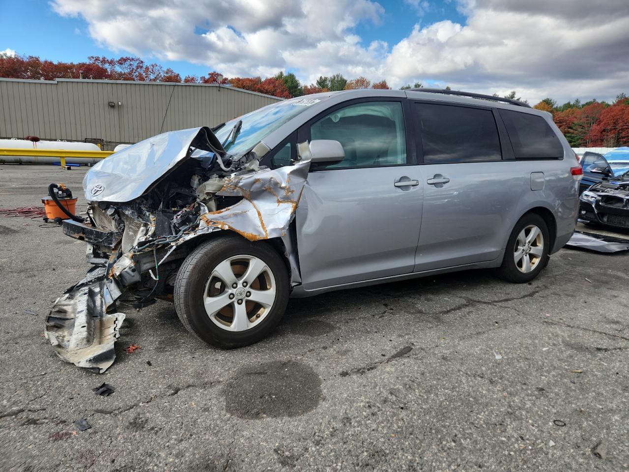2012 TOYOTA SIENNA