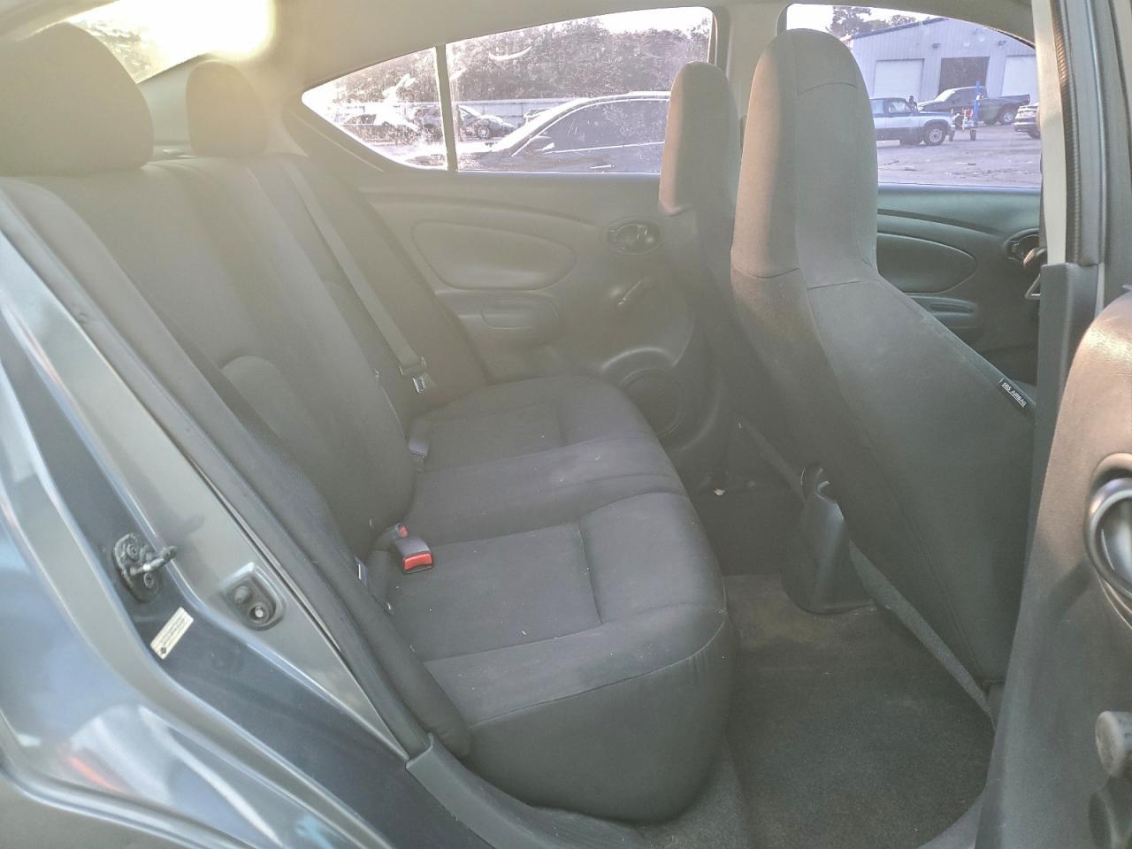 2017 NISSAN VERSA