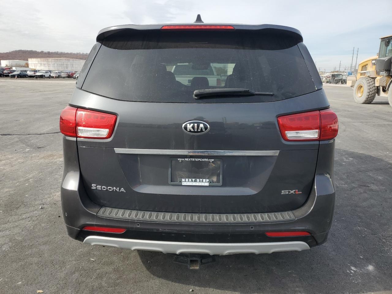 2016 KIA SEDONA