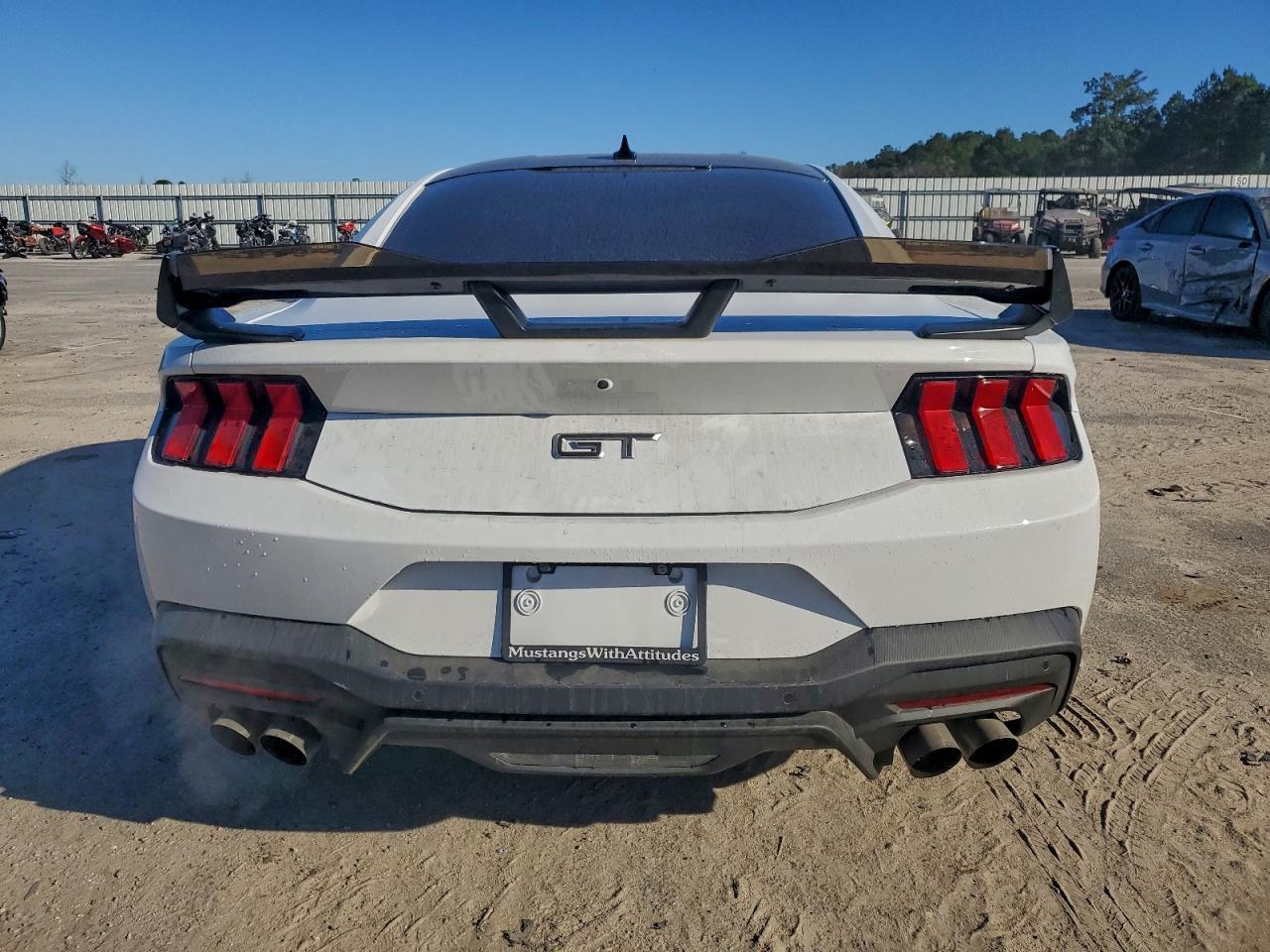 2025 FORD MUSTANG