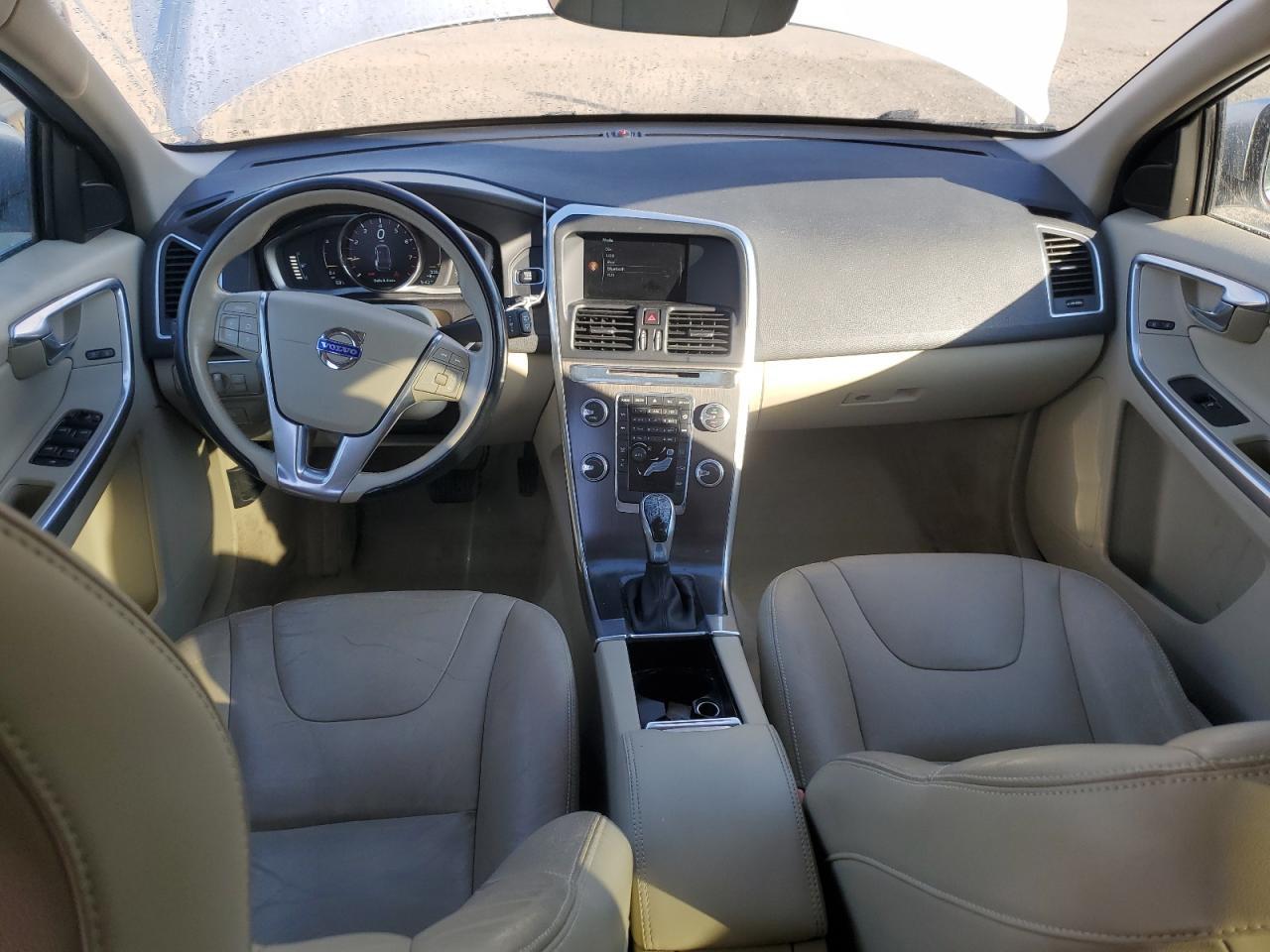 2015 VOLVO XC60