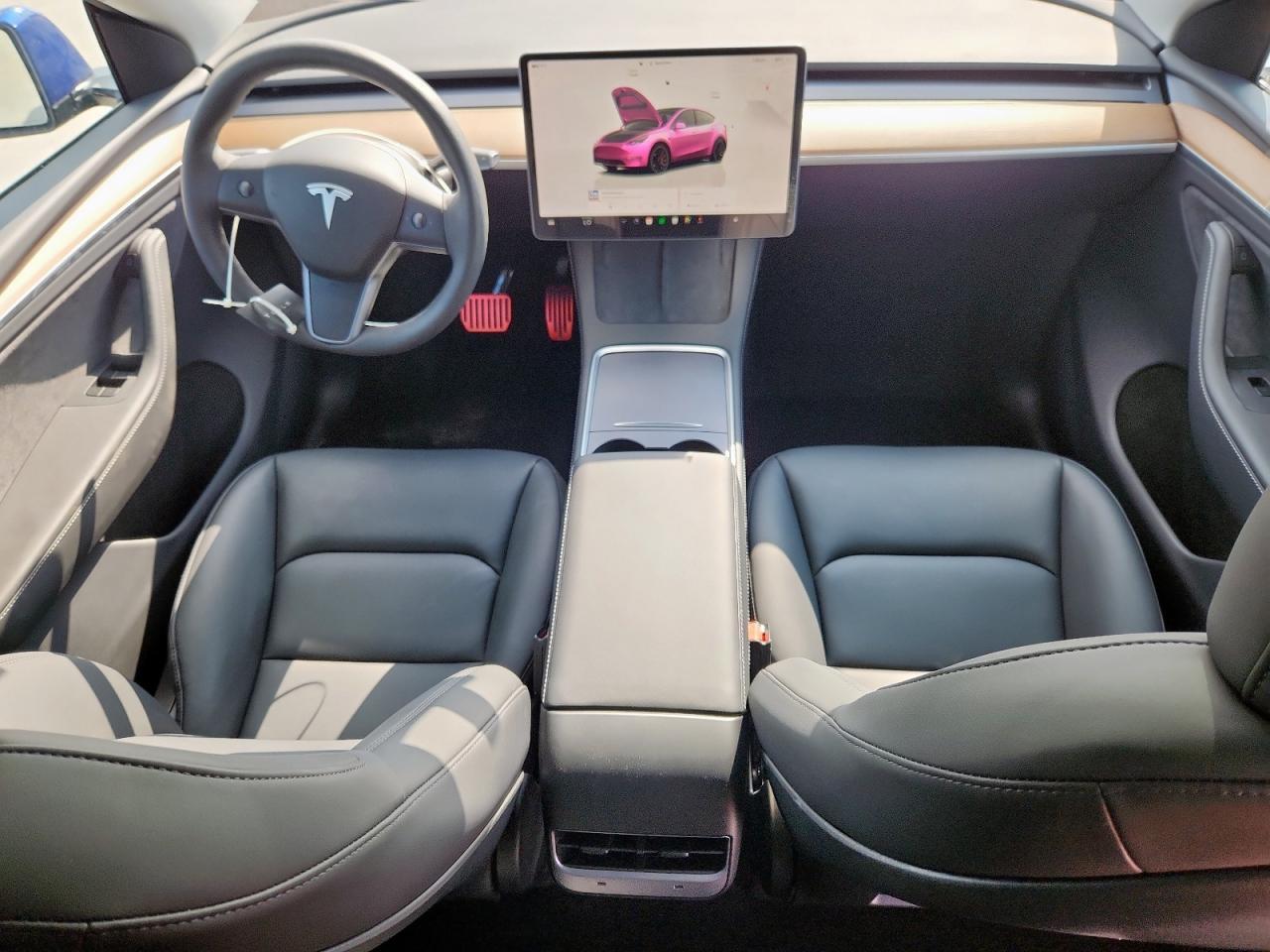 2025 TESLA MODEL Y