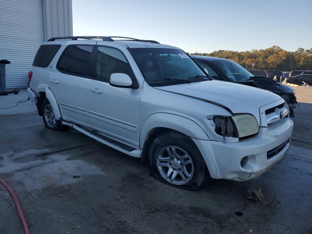 2005 TOYOTA Sequoia
