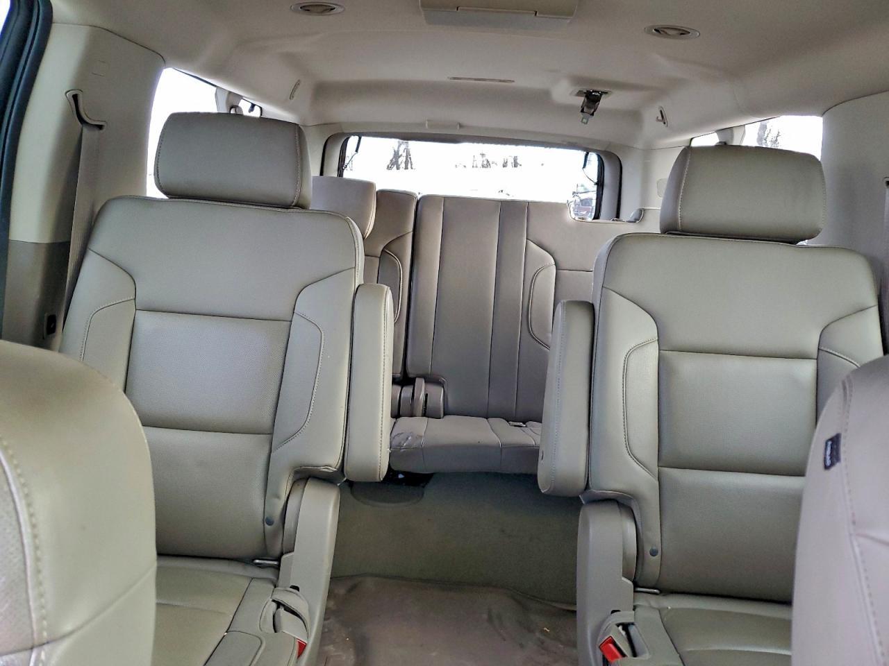 2016 CHEVROLET Suburban