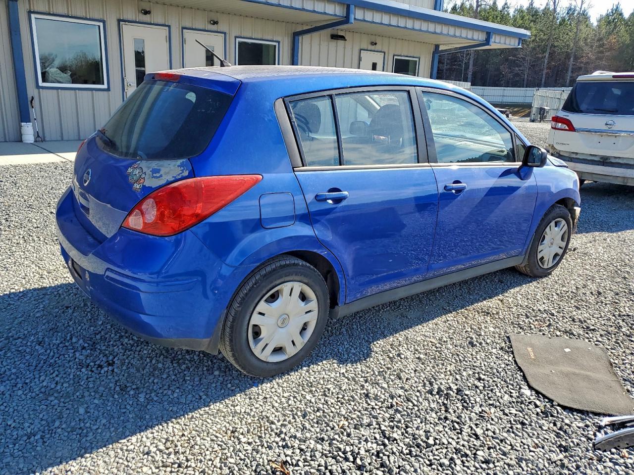 2011 NISSAN VERSA