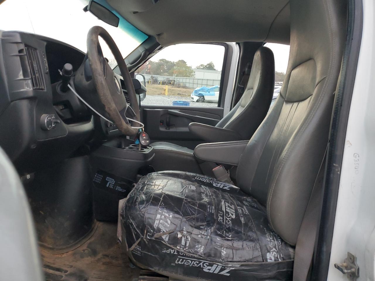 2013 CHEVROLET Express 3500