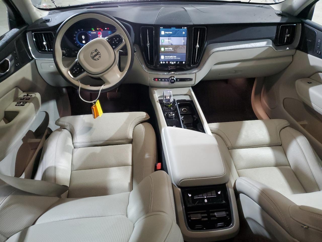 2025 VOLVO XC60
