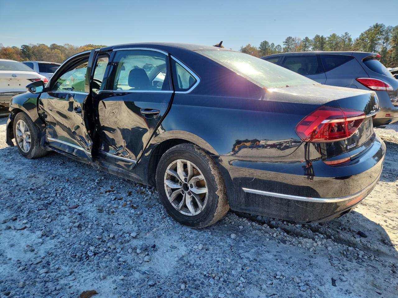 2017 VOLKSWAGEN Passat