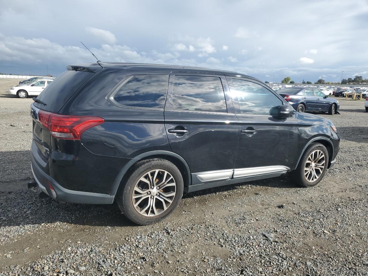 2016 MITSUBISHI outlander