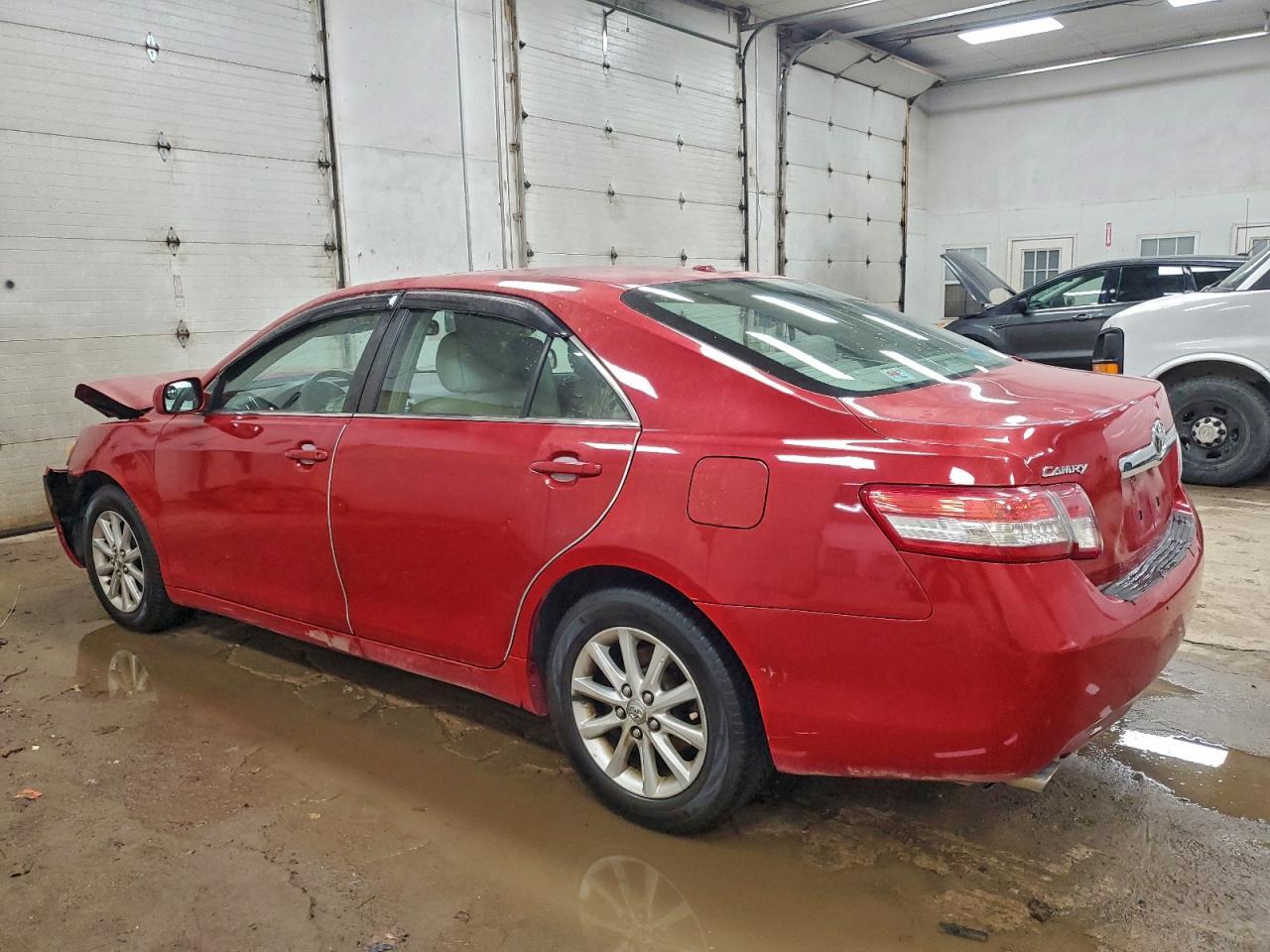 2011 TOYOTA CAMRY
