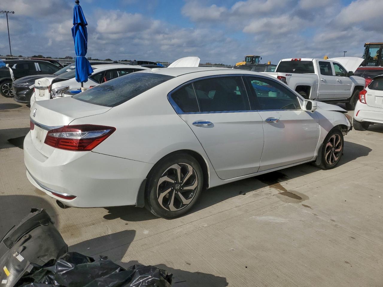 2017 HONDA ACCORD