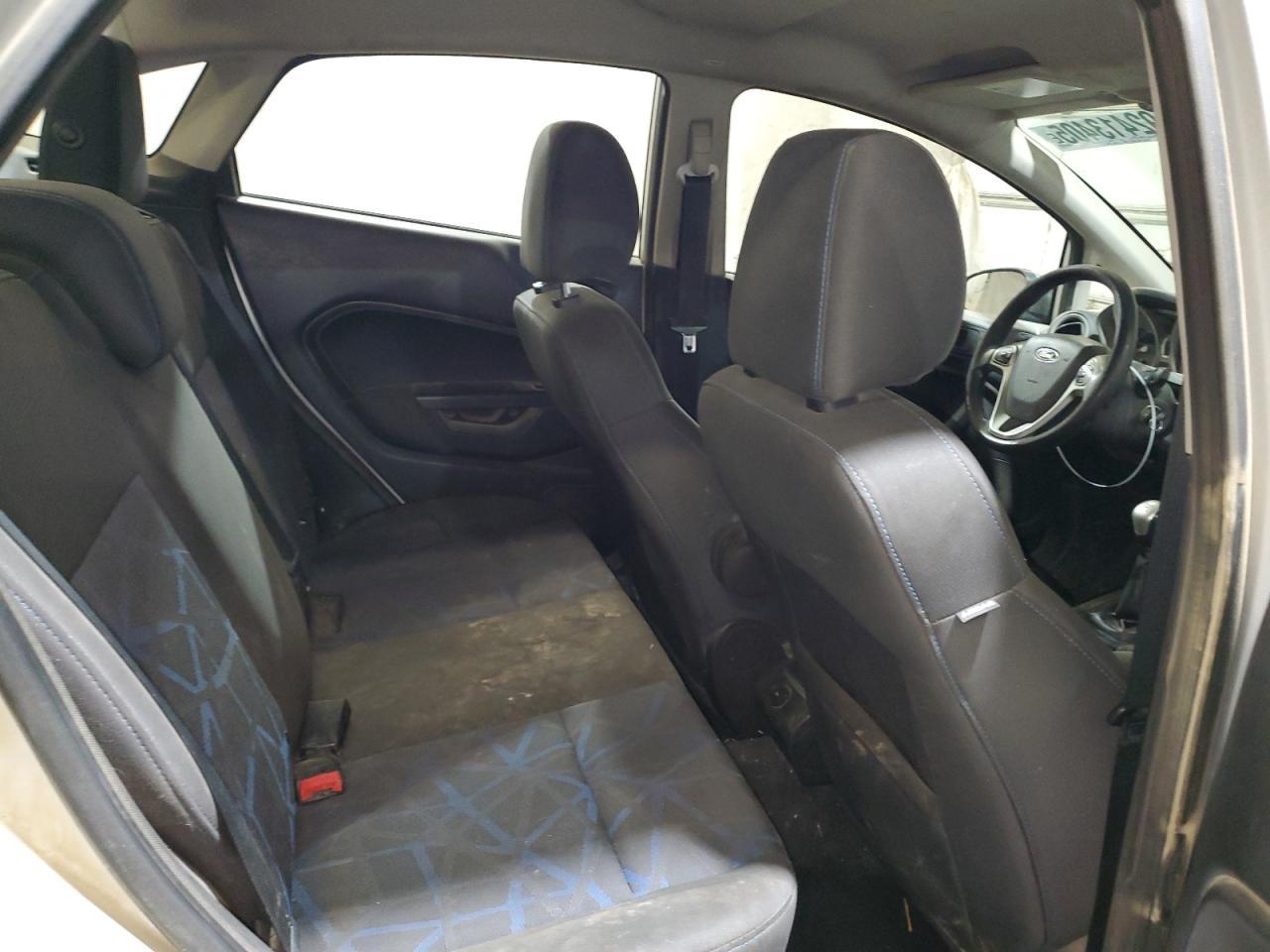 2013 FORD Fiesta