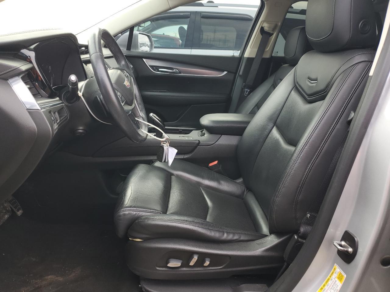 2017 CADILLAC XT5