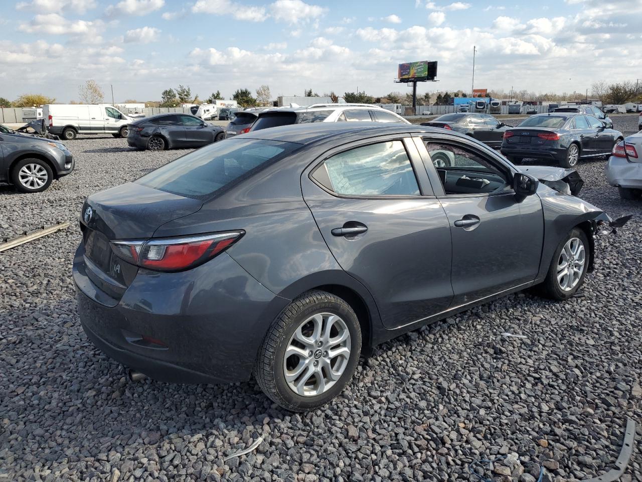 2017 TOYOTA YARIS