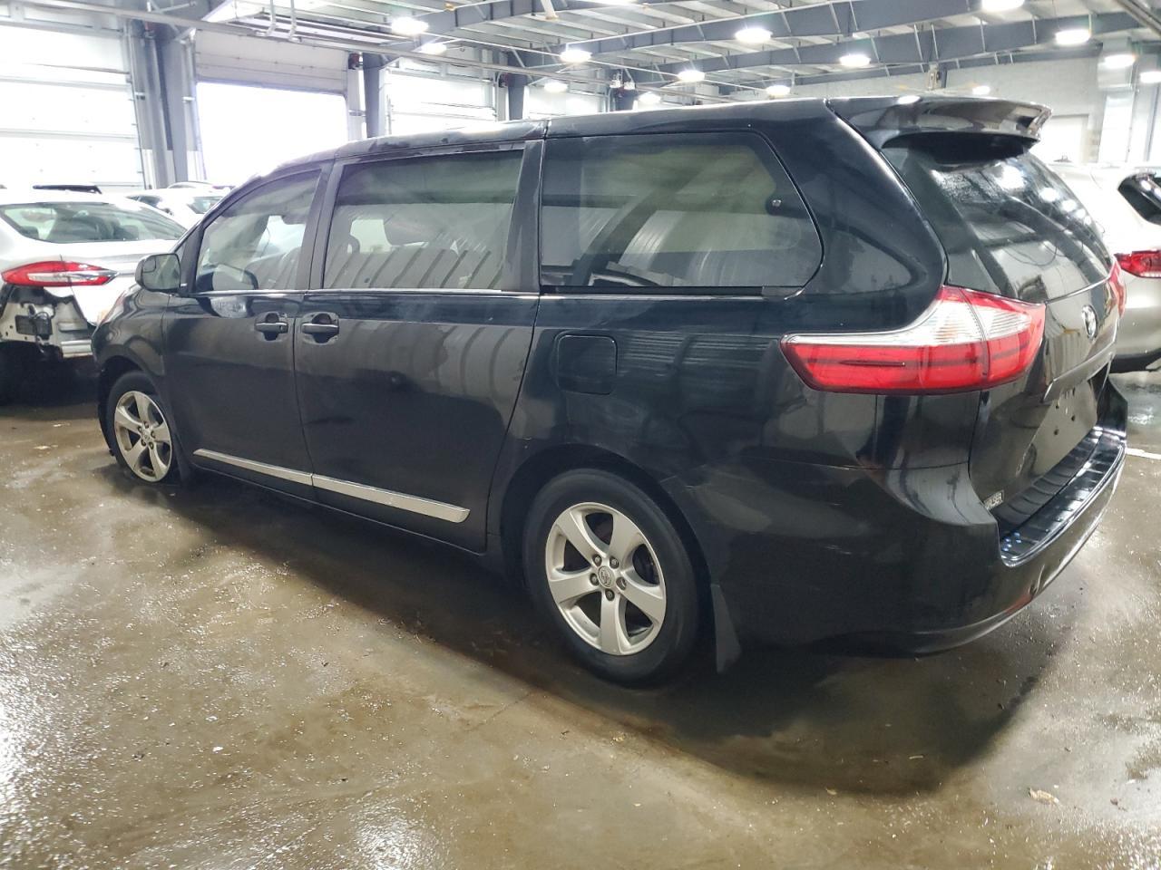 2017 TOYOTA SIENNA