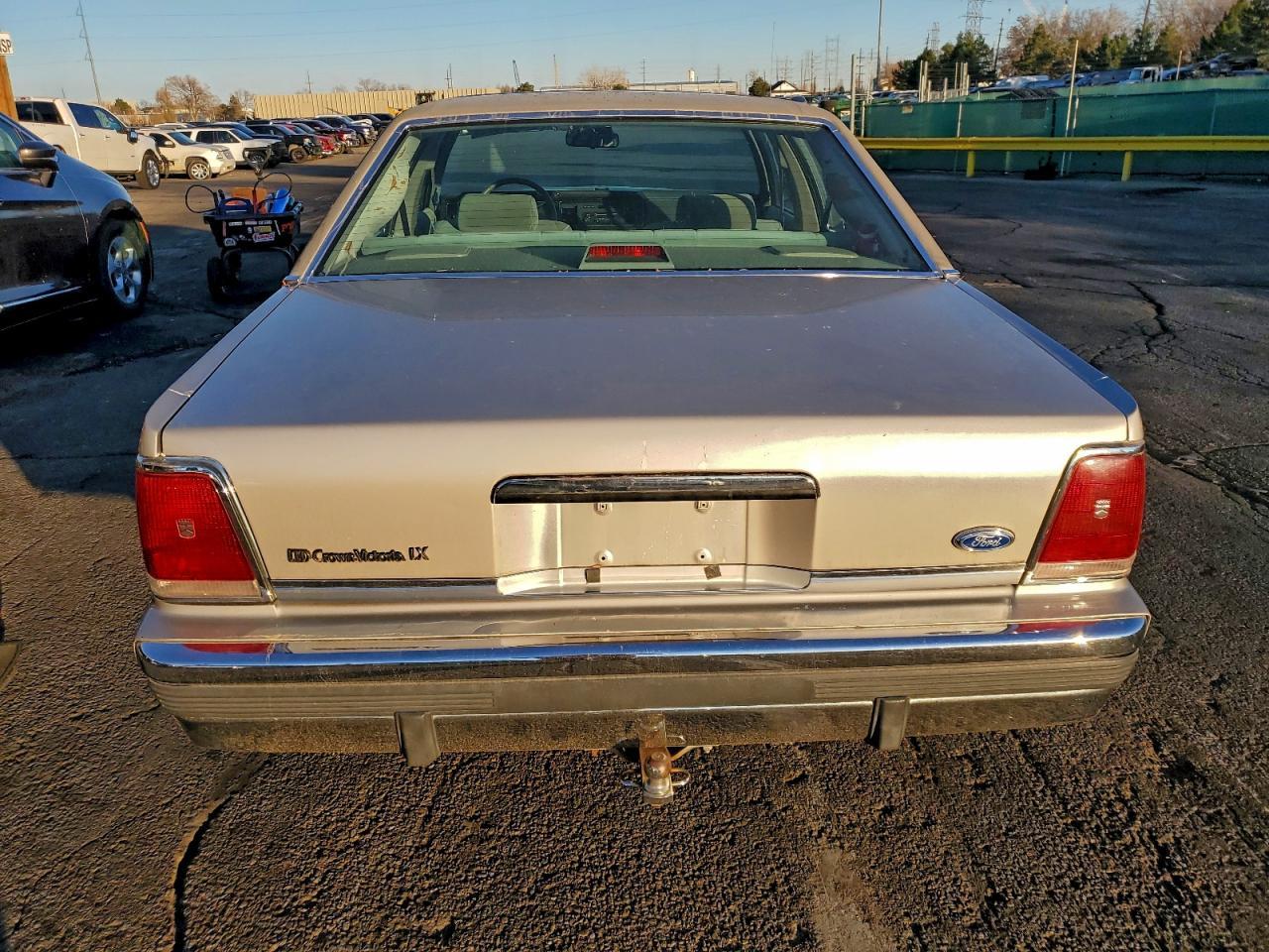 1990 FORD Crown Victoria
