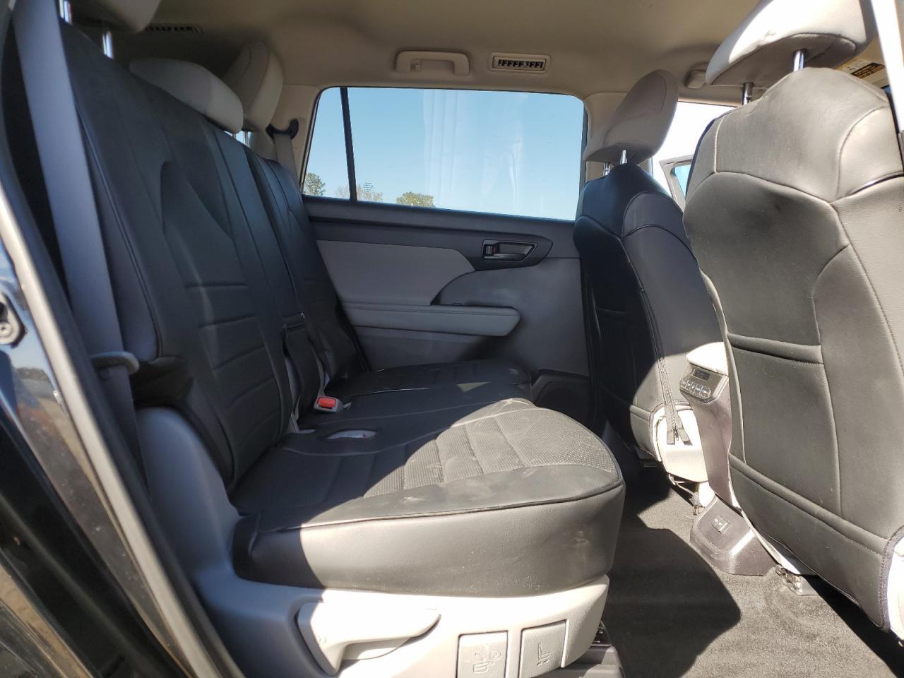 2022 TOYOTA HIGHLANDER