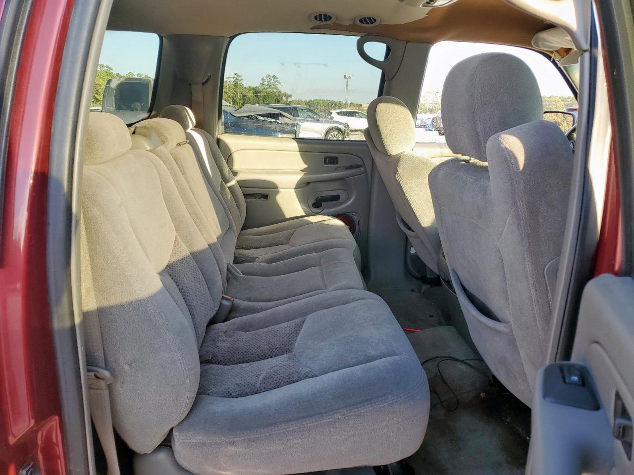 2004 CHEVROLET Suburban